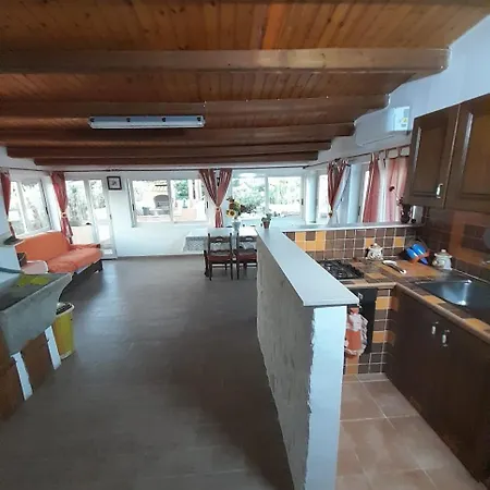 Casa Di Lory Bruca بيت للعطل