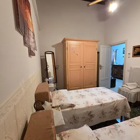 Casa Di Lory Bruca بيت للعطل