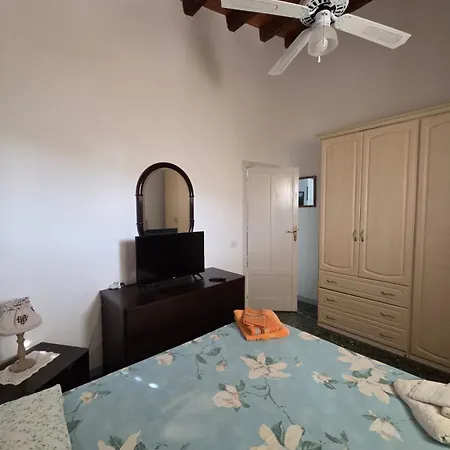 Casa Di Lory Bruca بيت للعطل