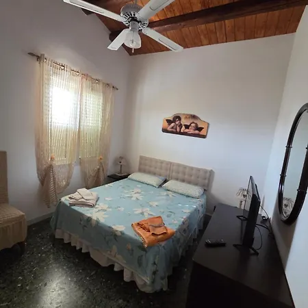 Casa Di Lory Bruca بيت للعطل