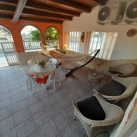 Casa Di Lory Bruca بيت للعطل