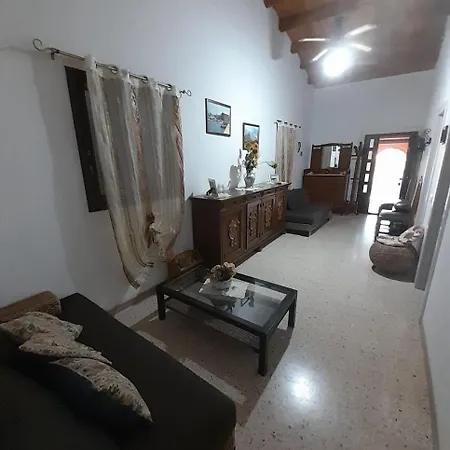 Casa Di Lory Bruca بيت للعطل *