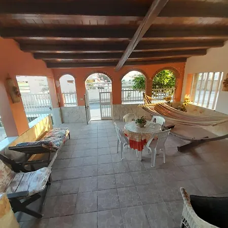 Casa Di Lory Bruca بيت للعطل *