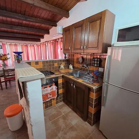 Casa Di Lory Bruca * شيكلي