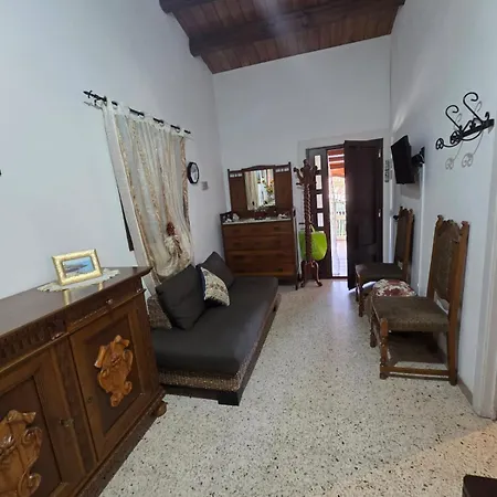 Casa Di Lory Bruca بيت للعطل