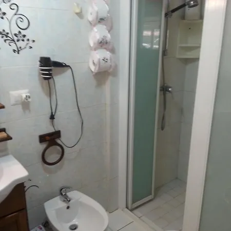 Casa Di Lory Bruca بيت للعطل شيكلي