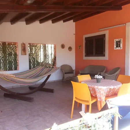 Casa Di Lory Bruca شيكلي