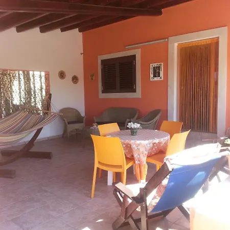 Casa Di Lory Bruca بيت للعطل