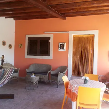 Casa Di Lory Bruca بيت للعطل